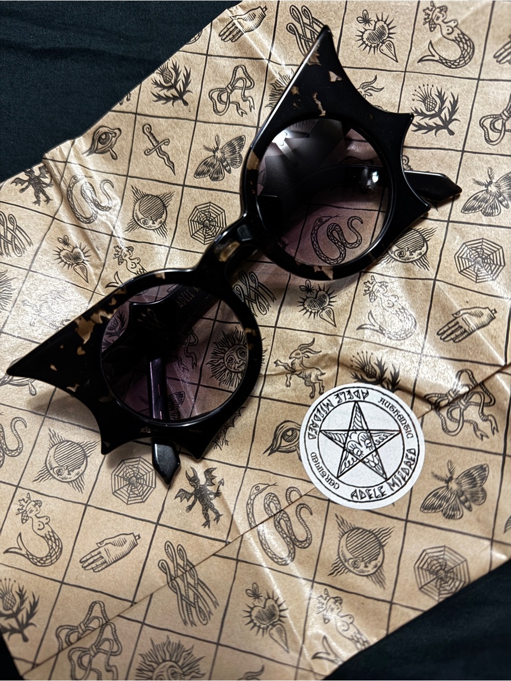 *RARE* Adele Mildred Black Tortie Batwing Sunnies